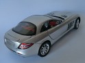 1:18 CMC Mercedes Benz - Mclaren SLR 2003 Plata. Subida por Rajas_85